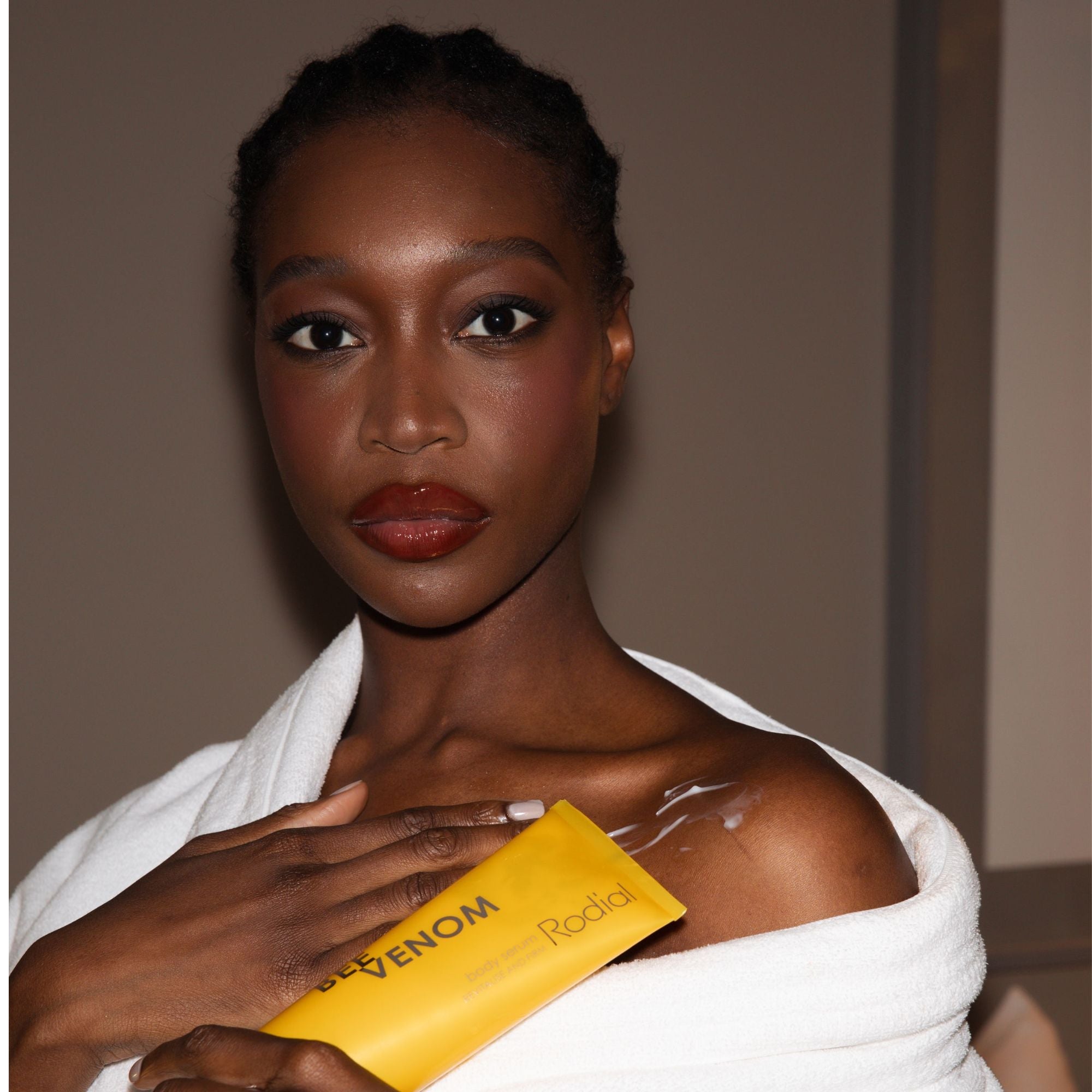 Bee Venom Body Serum: Powered by Bee Venom Peptides & Retinol For Firmer Skin Post-Weight Loss